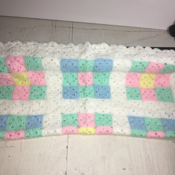 NEW Homemade lightweight baby blanket white pastel - Picture 5 of 5